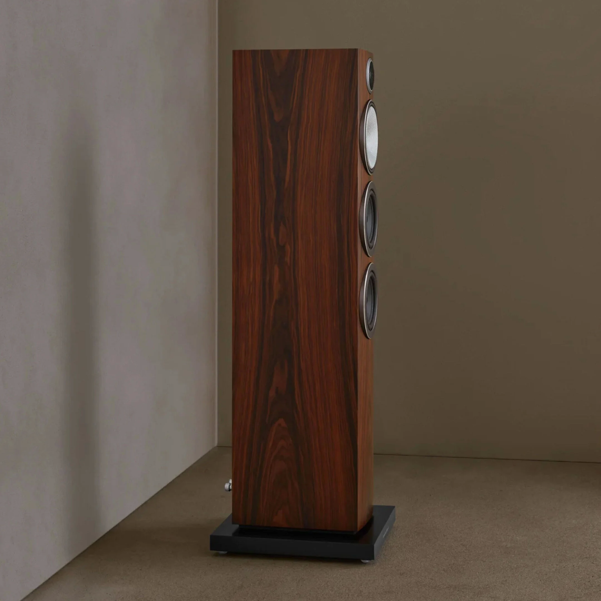 Bowers & Wilkins 704S3 mocca