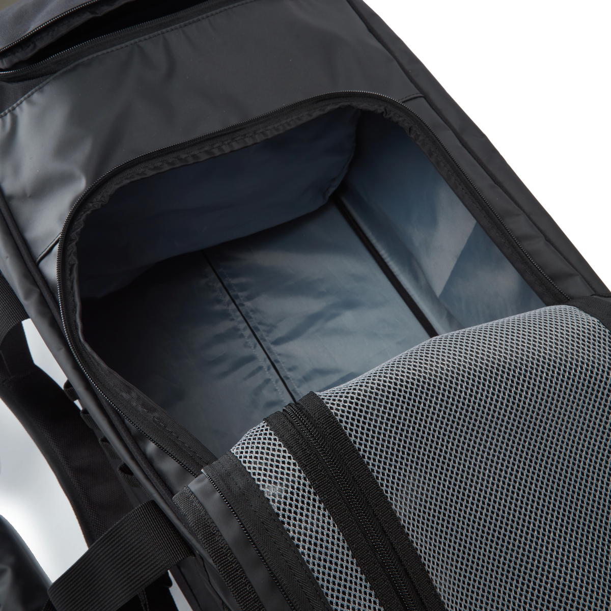 Gill Rolling Cargo Bag 90L