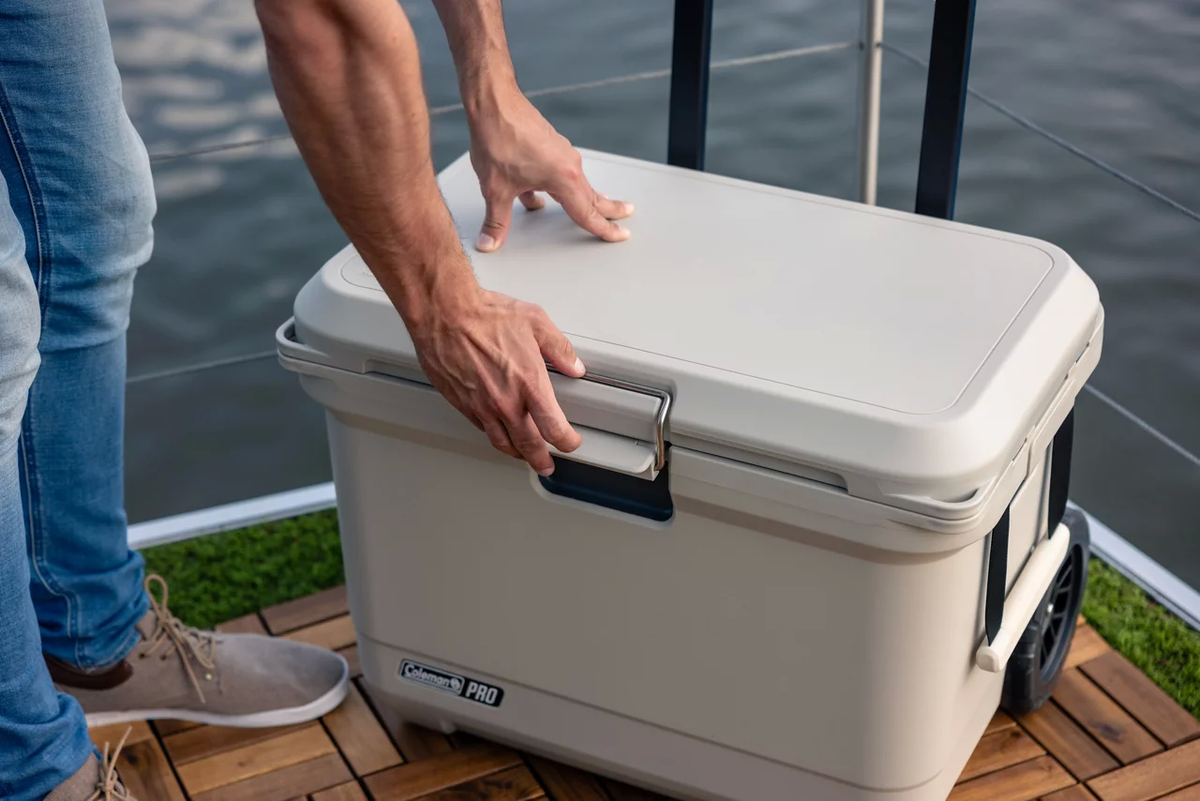 Coleman Pro 55QT