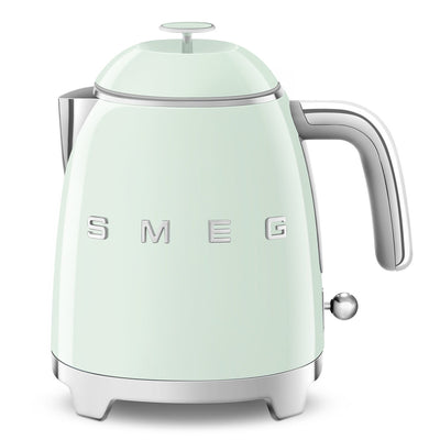 Smeg KLF05PGEU mini waterkoker jaren 50 model